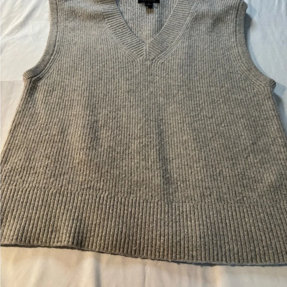 Banana Republic Gray Knit Vest